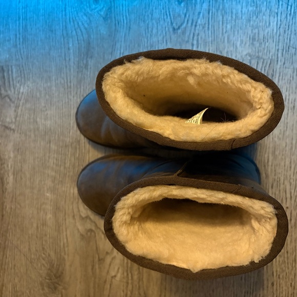 UGG Chocolate Brown Mid-Calf Sheepskin Boots - Picture 4 of 11